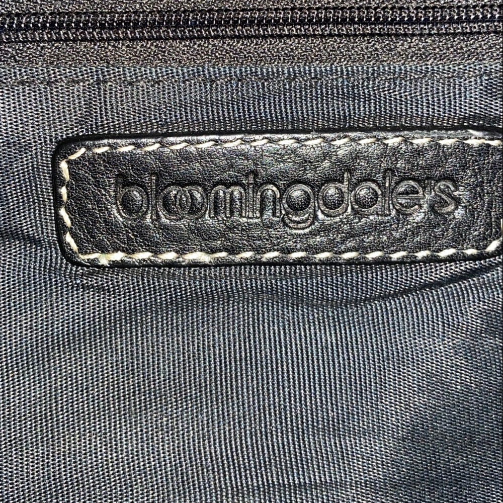 Bloomingdale’s Black Leather Shoulder Bag Vintage y2k! - Picture 3 of 15